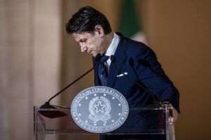 Giuseppe Conte propune un contra-summit NATO la Haga